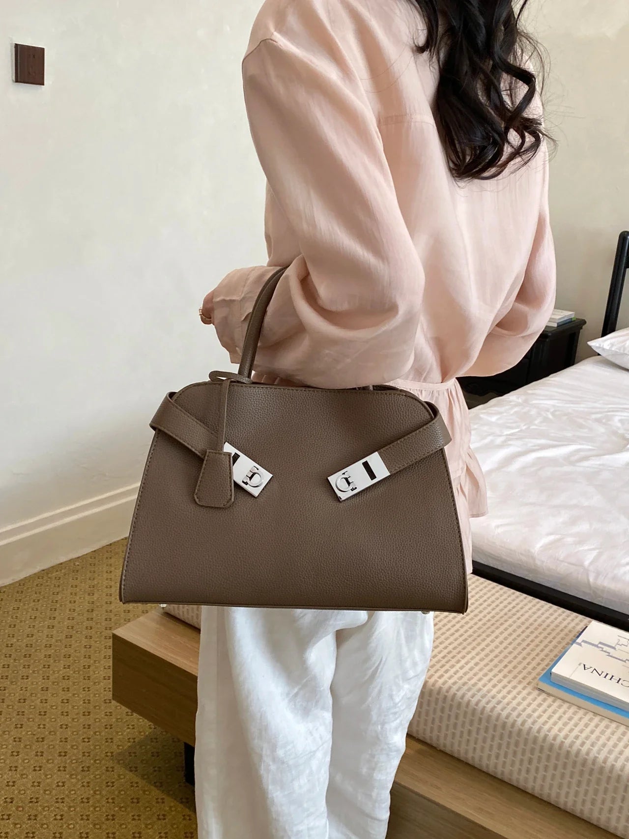 Luxury Brand Diaper Bag, Famous Designer Popular Classic Elegant, Leather Ladies Shoulder Messenger Purse